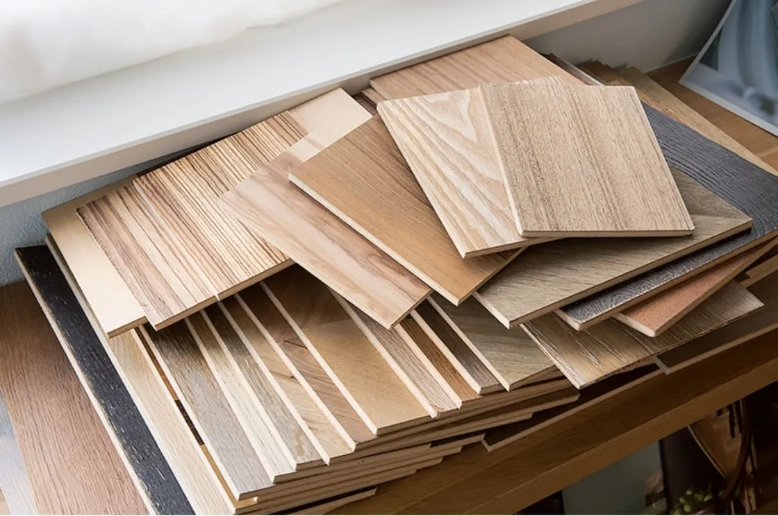 素材や金具を実際に見て、触ってみよう