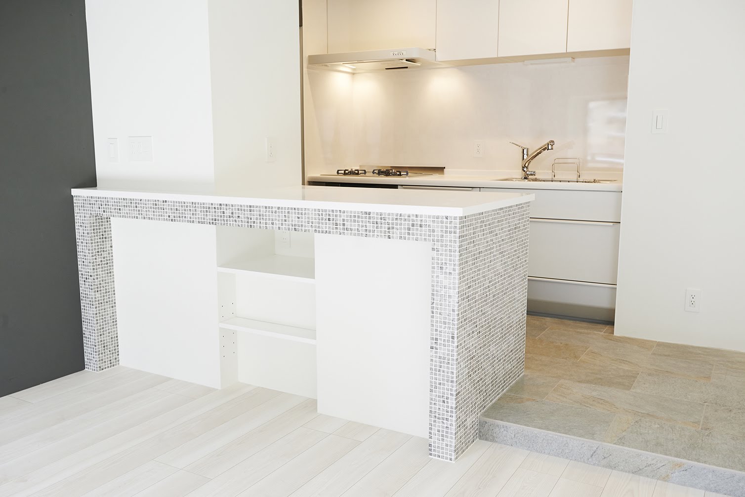 モノトーン×素材感を愉しむ