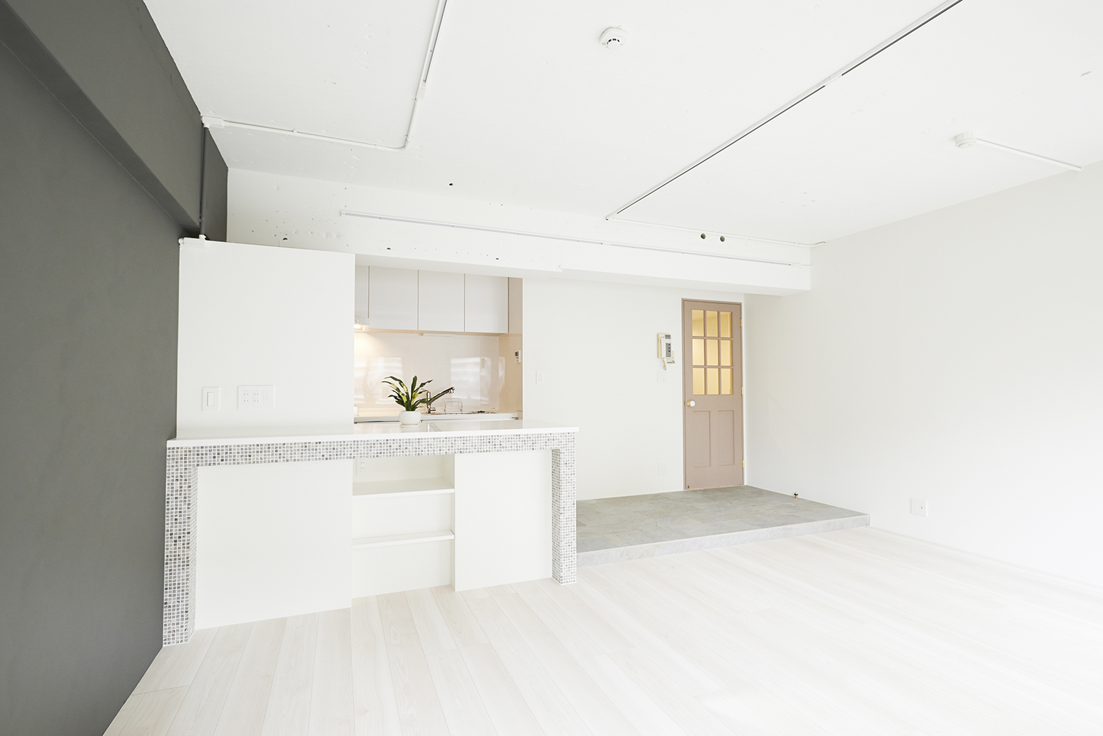 モノトーン×素材感を愉しむ