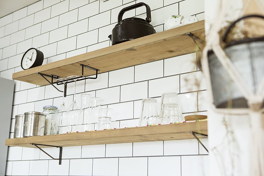 interview43　キッチン飾り棚　タイル