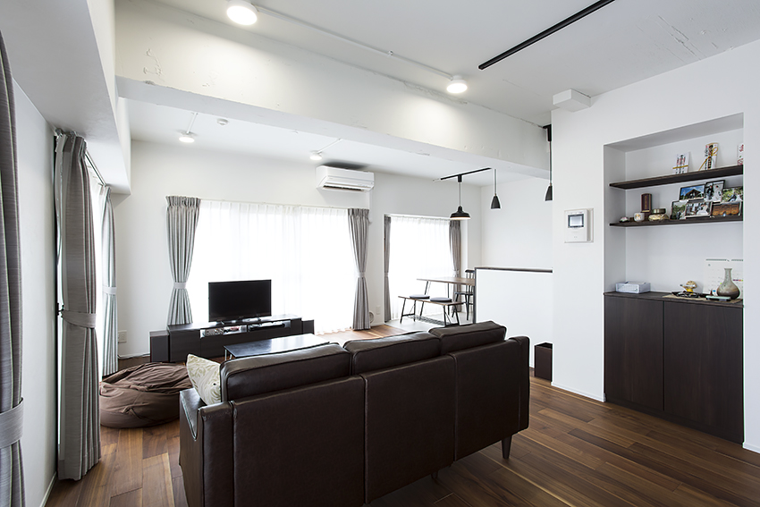 こげ茶色の余白