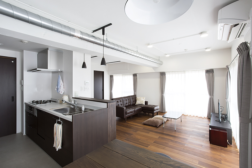 こげ茶色の余白