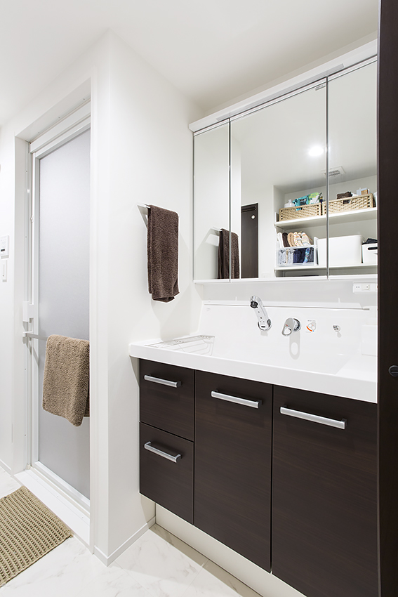 こげ茶色の余白