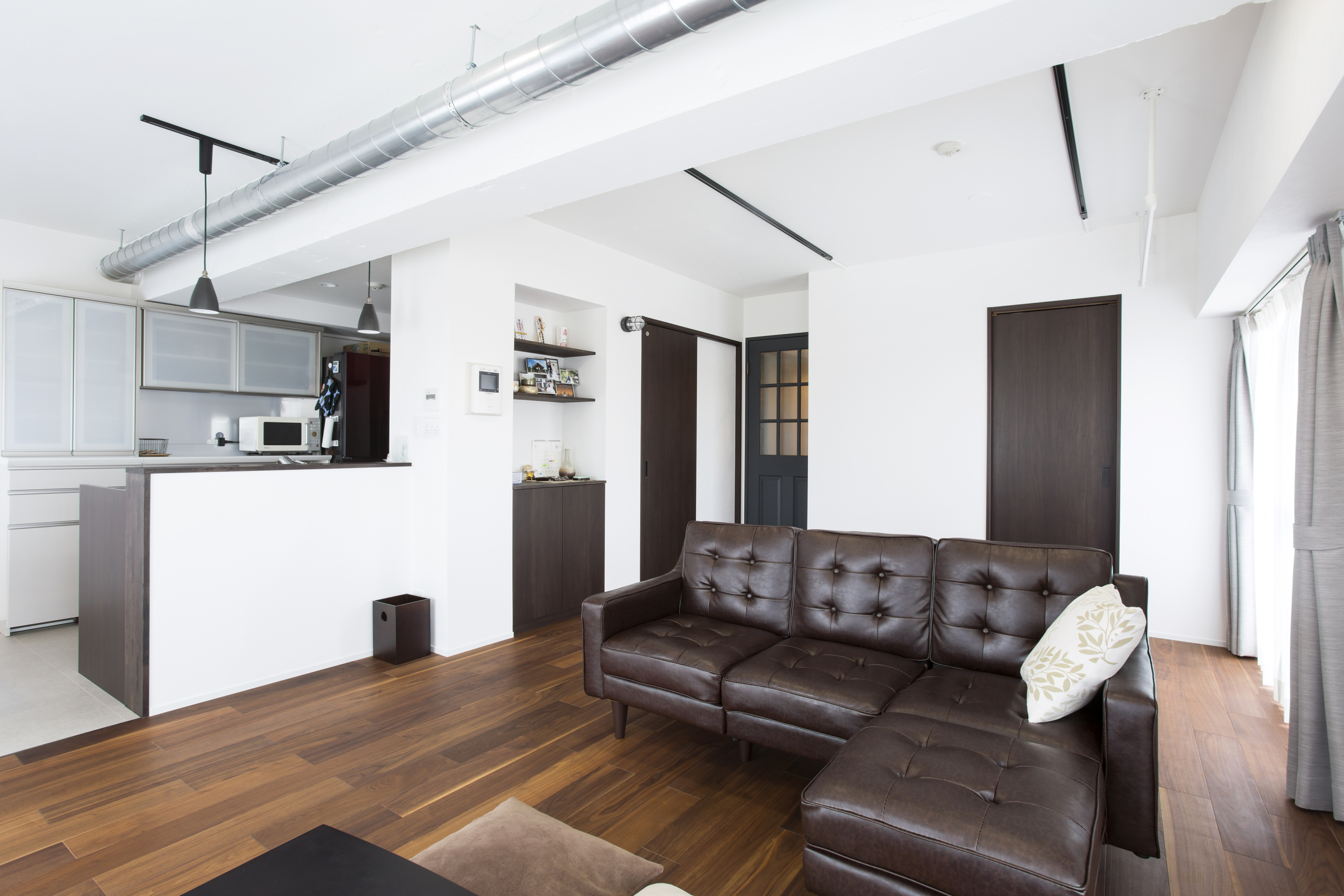 こげ茶色の余白