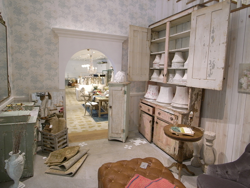 レイチェル・アシュウェル・シャビーシック・クチュール千駄ヶ谷店の様子